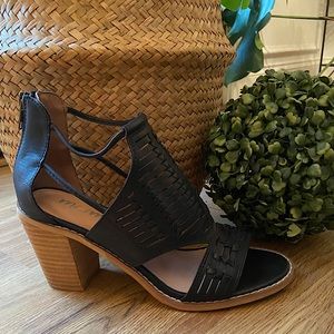 Mi.iM Black Leather Sandals